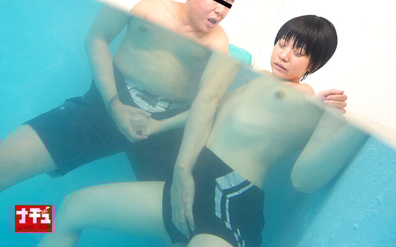 つるぺた女子の男水着チャレンジ 県民プールでデカチンおじに女子だとバレて中出しされて…マジ最悪だったよぉぉ~!