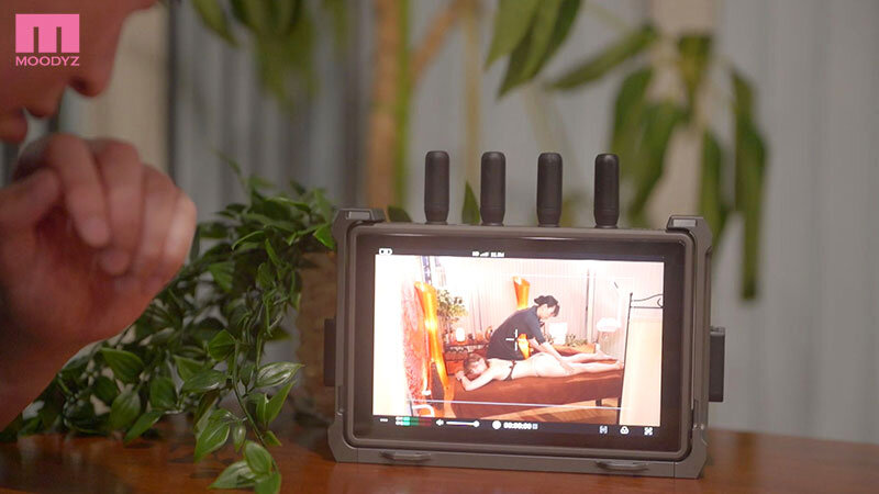 「えっここでハメるん!?ん…イクっ!」挿れれば勝ち!知らない女だけが損をする! 効果凶悪!媚薬巨根に出会って3秒で堕ちちゃった私…。 石原希望